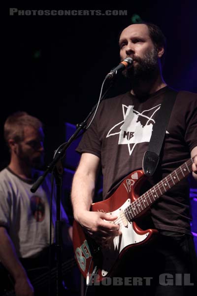 BUILT TO SPILL - 2010-05-23 - PARIS - La Machine (du Moulin Rouge) - 